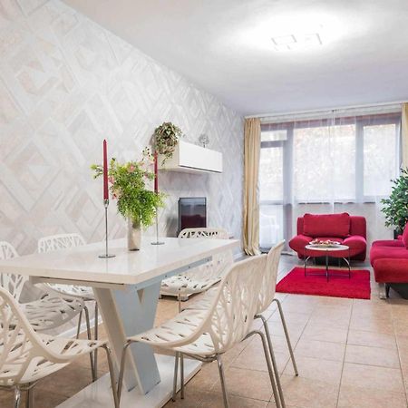 Red Velvet Apartment Varna Extérieur photo