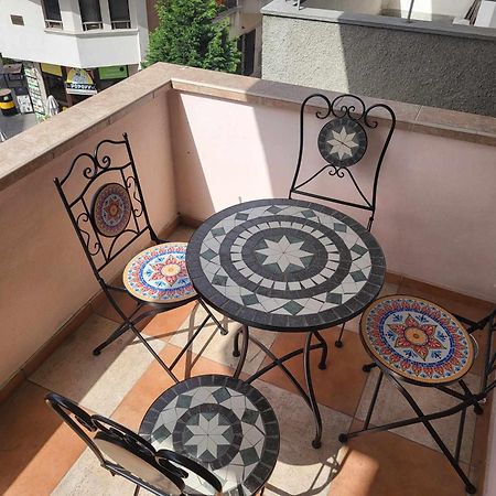 Red Velvet Apartment Varna Extérieur photo
